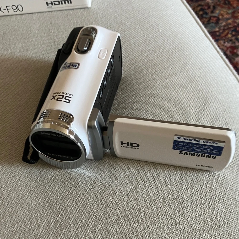 Samsung HMX-F90 Silver and Black Camcorder